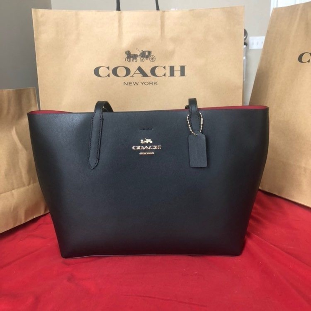 Coach Leather Avenue Tote handbag